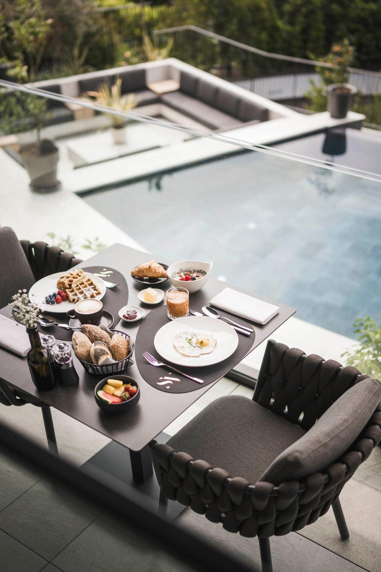Somvita Suites Tirolo Luaran gambar